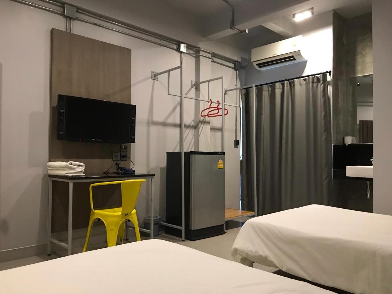 S1Hostel Банкок Екстериор снимка